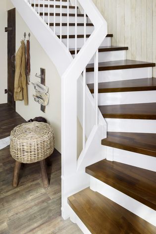Raum unter der Treppe System Bucher mit Tür